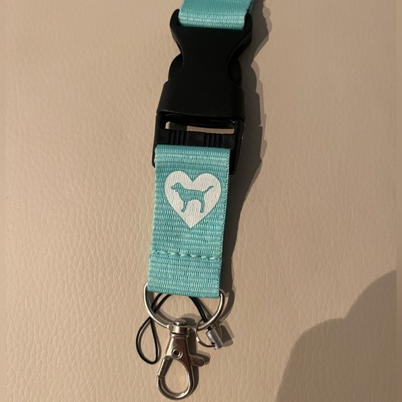 - Love Pink keychain - Picture 2 of 4